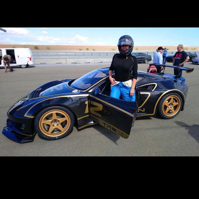 赛麟汽车激情迸发潮酷国际车手天团颜值担当