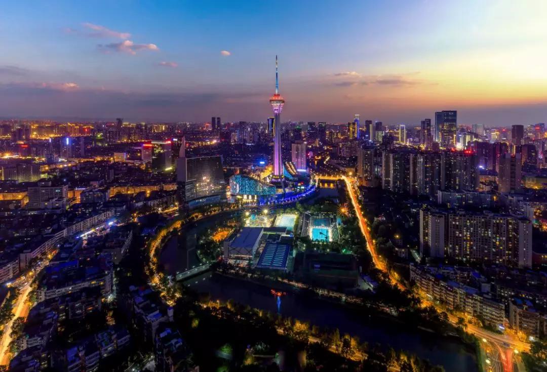 实现着他的浴火重生从一个工业老区向文旅成华的华丽转变如今的成华正