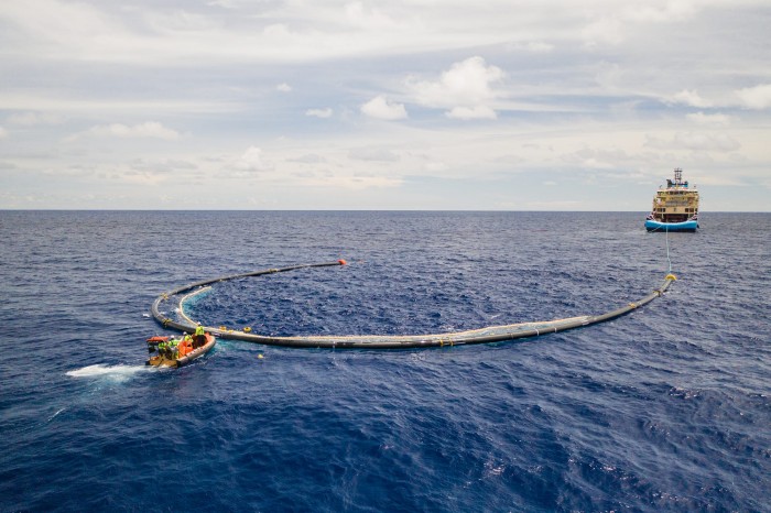 ocean cleanup为垃圾收集带加入降落伞以维持稳定速度