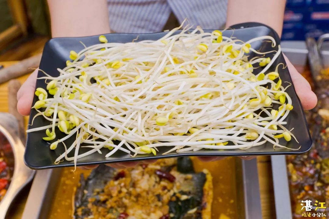 人均20打卡烤鱼界黑马生猛烤活鱼做出40种口味还有烧烤冰啤让你畅享到