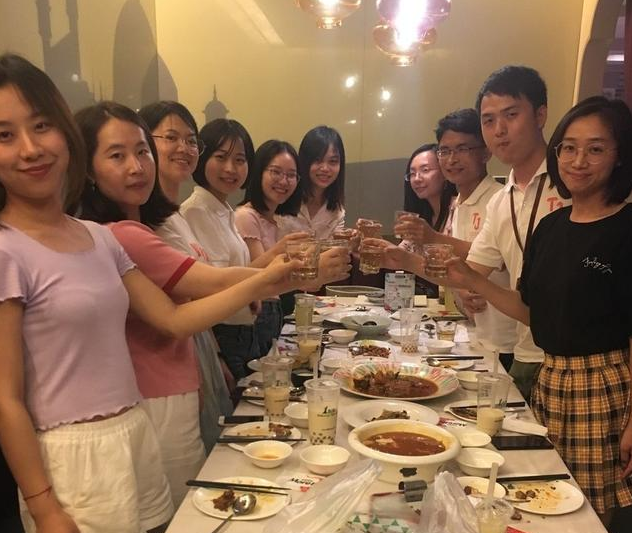 同学聚会aa制光酒钱就花了3000收到班长信息女生果断退了群