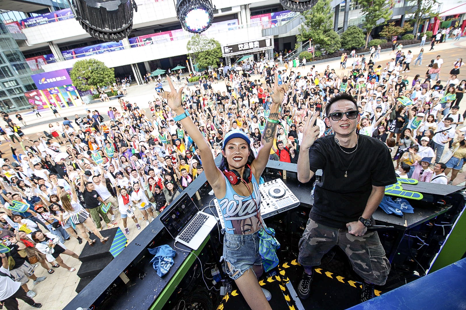 乐堡啤酒用一场花式潮玩派对在贵阳草莓音乐节掀起躁动的夏日热浪