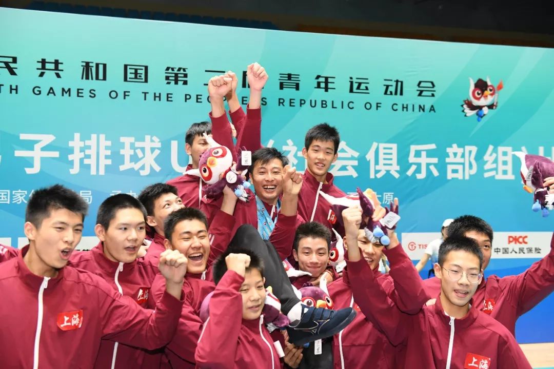 不失一局全胜夺冠这枚男排金牌背后是主教练的无私和眼泪