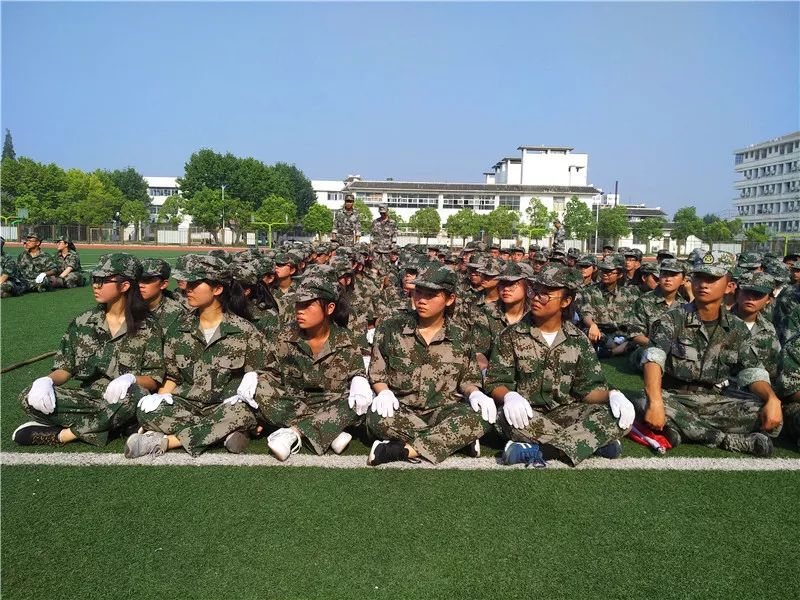 军训动态楚州中学举行2019级高一新生军训汇报总结大会