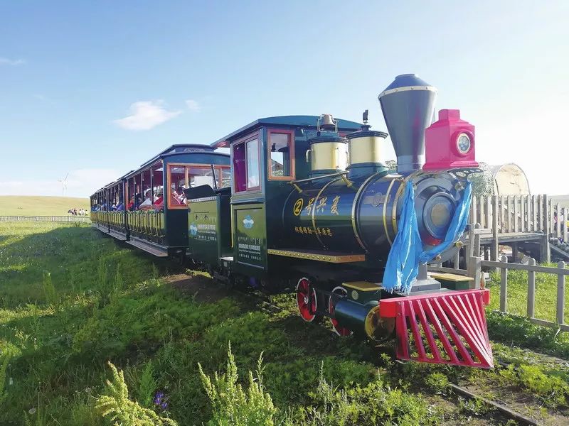 旅游资讯辉腾锡勒草原黄花沟景色吸引游人观光