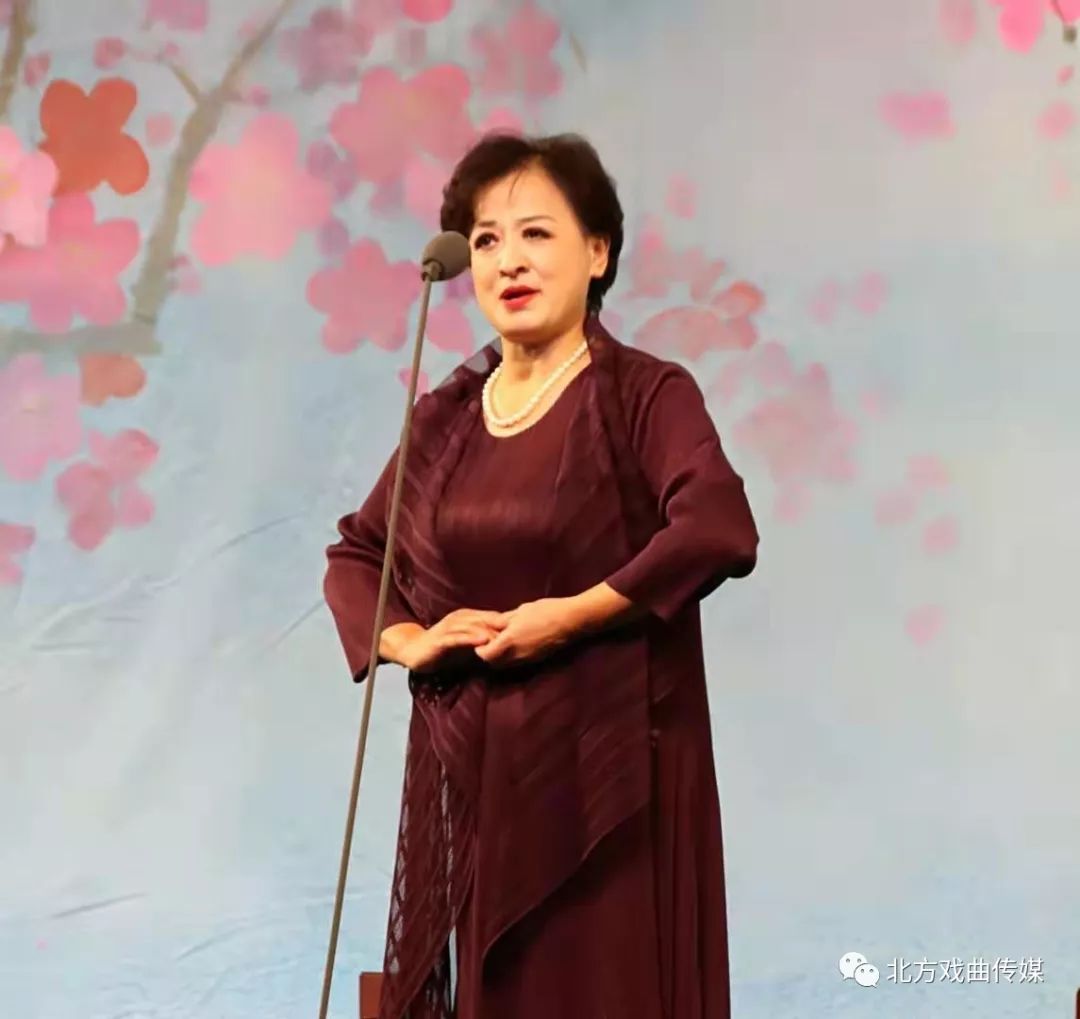 王丽华创立了自己的国韵京剧