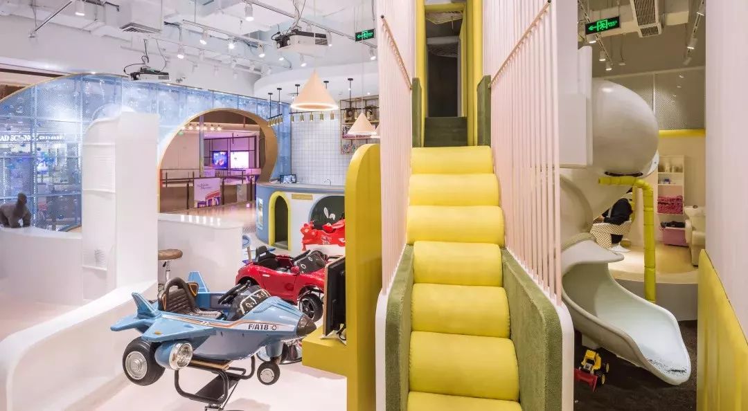 这样的儿童理发店再泪包的宝贝都不想离开