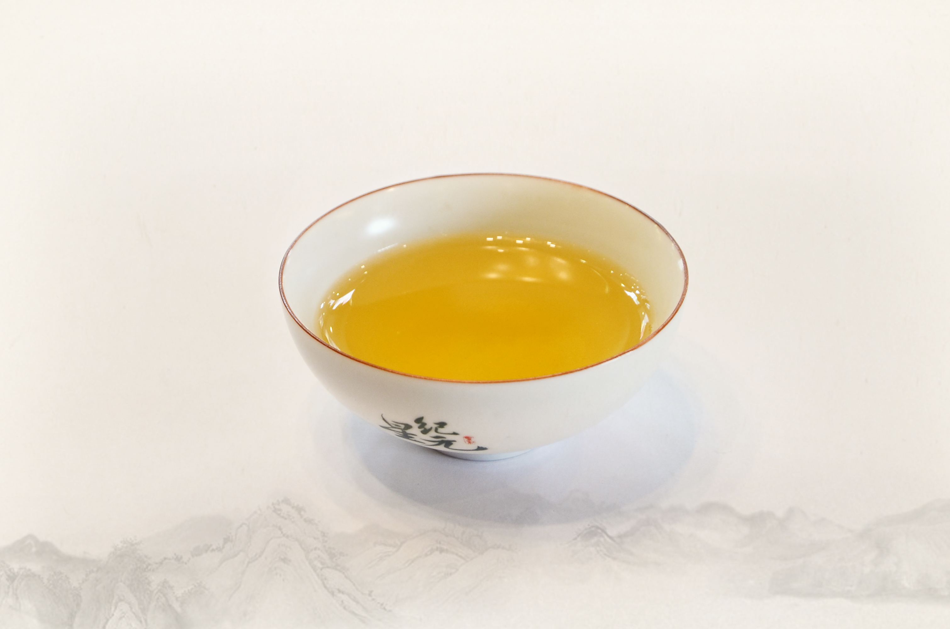 成分更加快速的渗出,每一泡可以当做"种子茶",取出一部分茶汤用作稀释