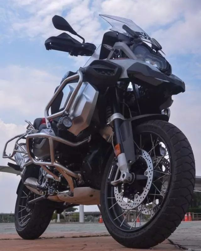 双缸拳击手发动机136马力宝马r1250gsa水鸟摩托续航超500km