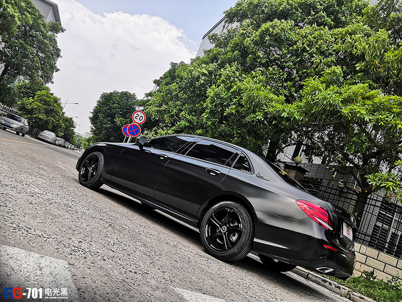 奔驰e200l车身改色电光黑 rg瑞集改色膜福建泉州加盟2店出品