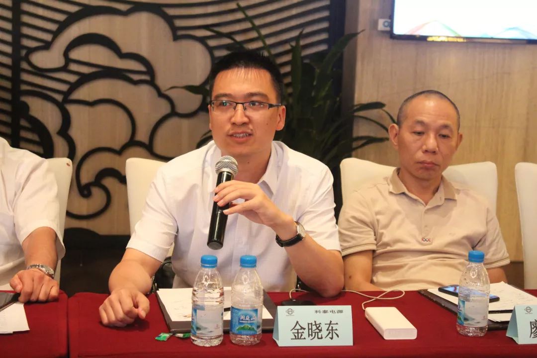 上海科泰公司负责人金晓东先生广州威能公司负责人黎柏荣先生.