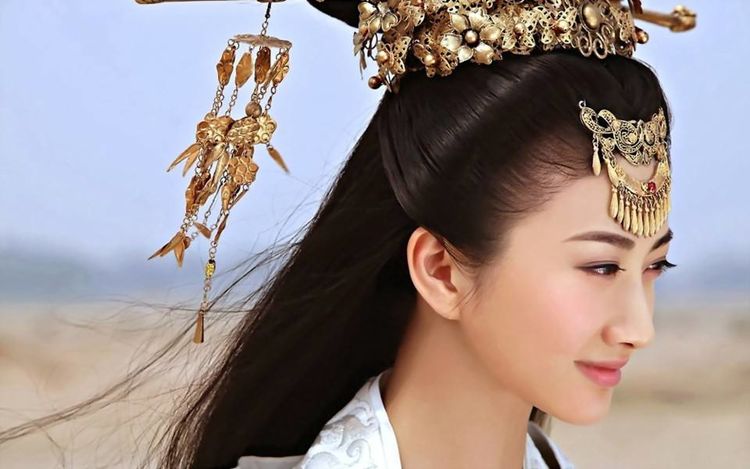 杨幂唐嫣刘亦菲赵丽颖迪丽热巴刘诗诗当红女明星古装造型谁最美