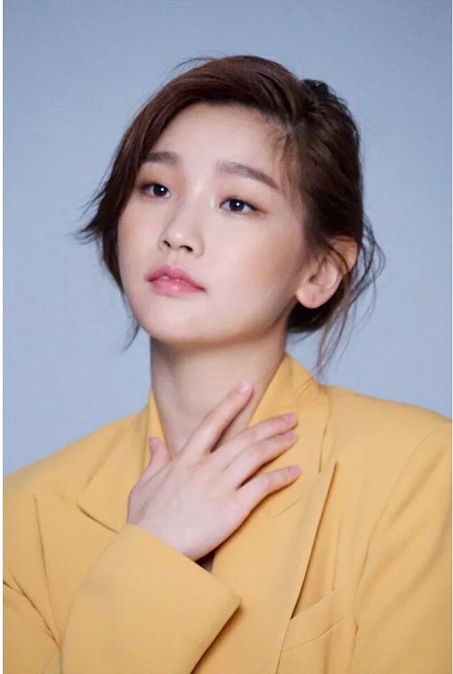 舔屏单眼皮少女迷人又可爱