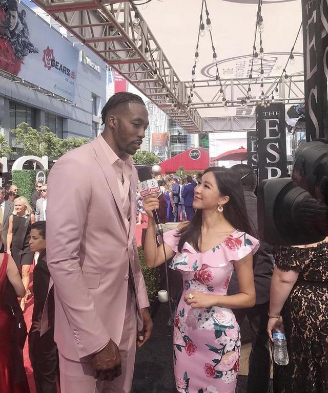 原创32岁周玲安近照,身材依旧火辣,与外国男友分手后一直单身