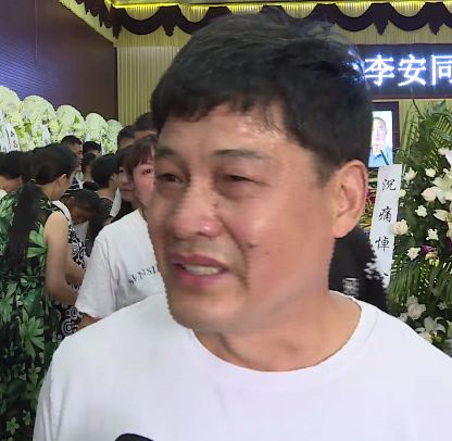 公安民警李安图片