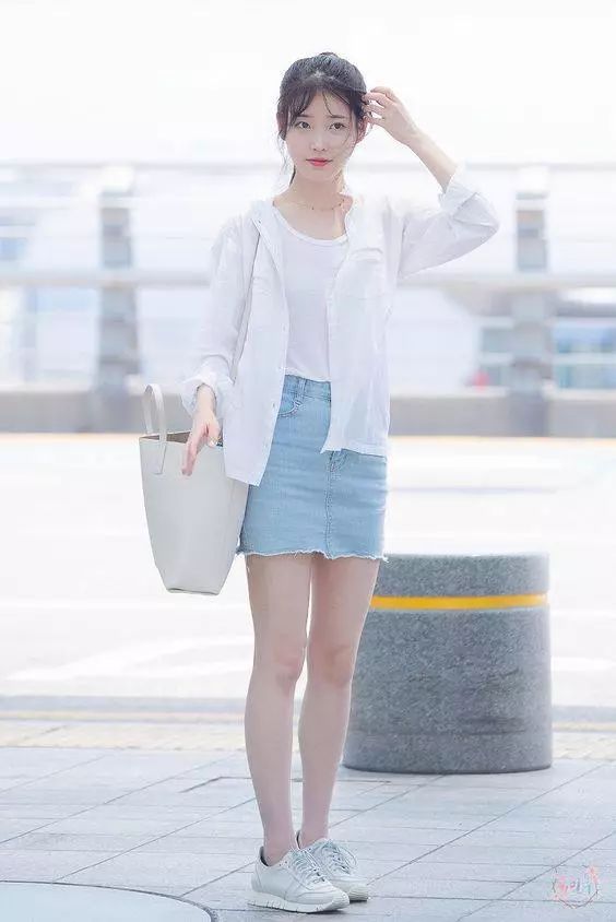 雪莉和iu同框太养眼可我只想学iu的单宁穿搭