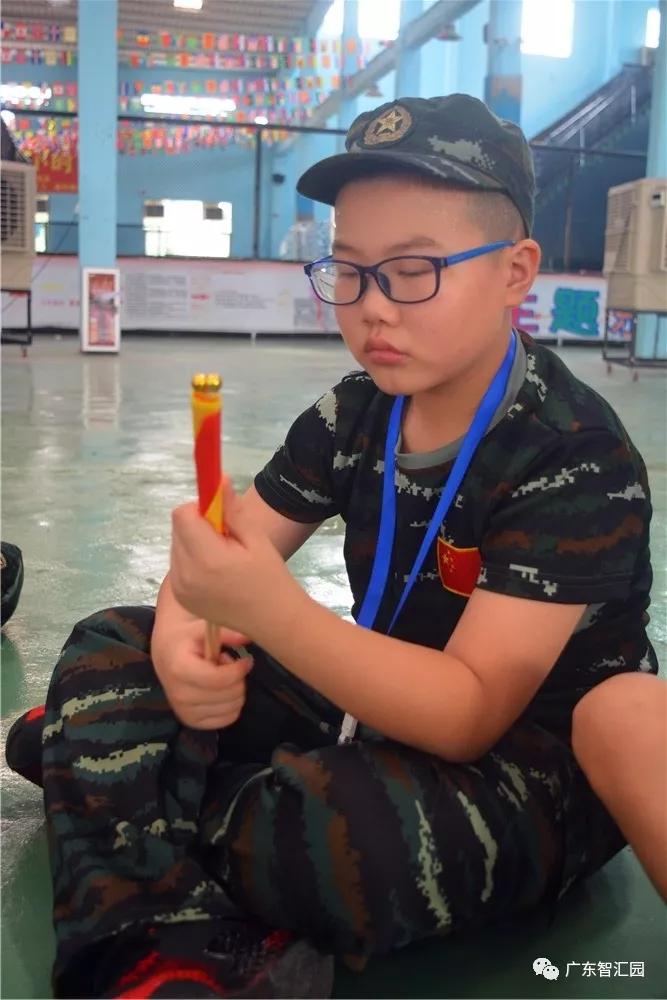 小小旗语兵优秀少年郎