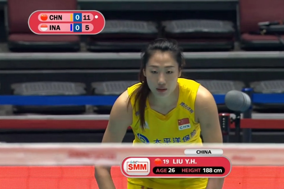 原创喜提2连胜刘晏含彰显队长风范球迷调侃印尼姑娘摘头巾能赢