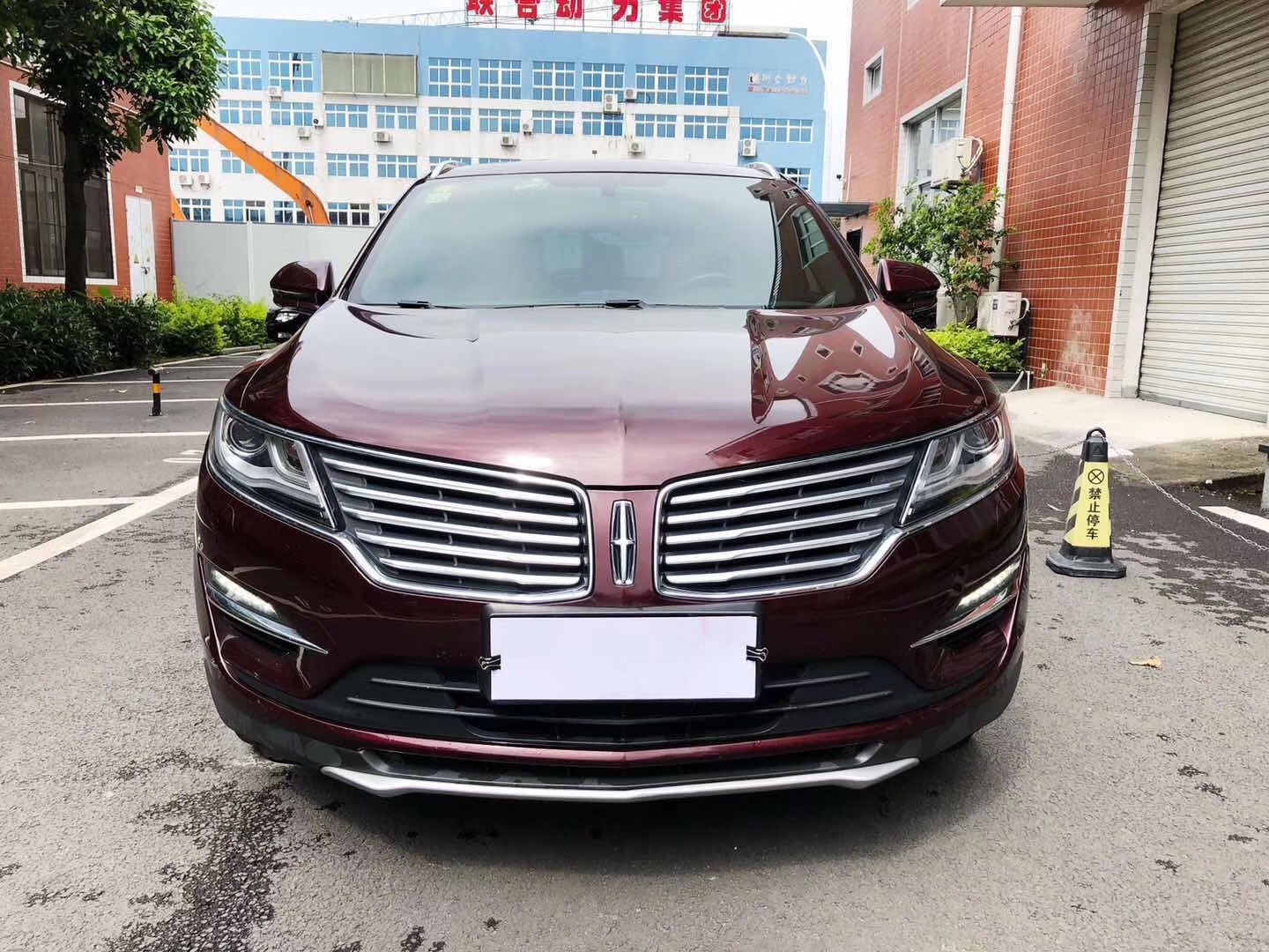 林肯mkc 2.0t 两驱尊雅版,经典美系豪华越野车