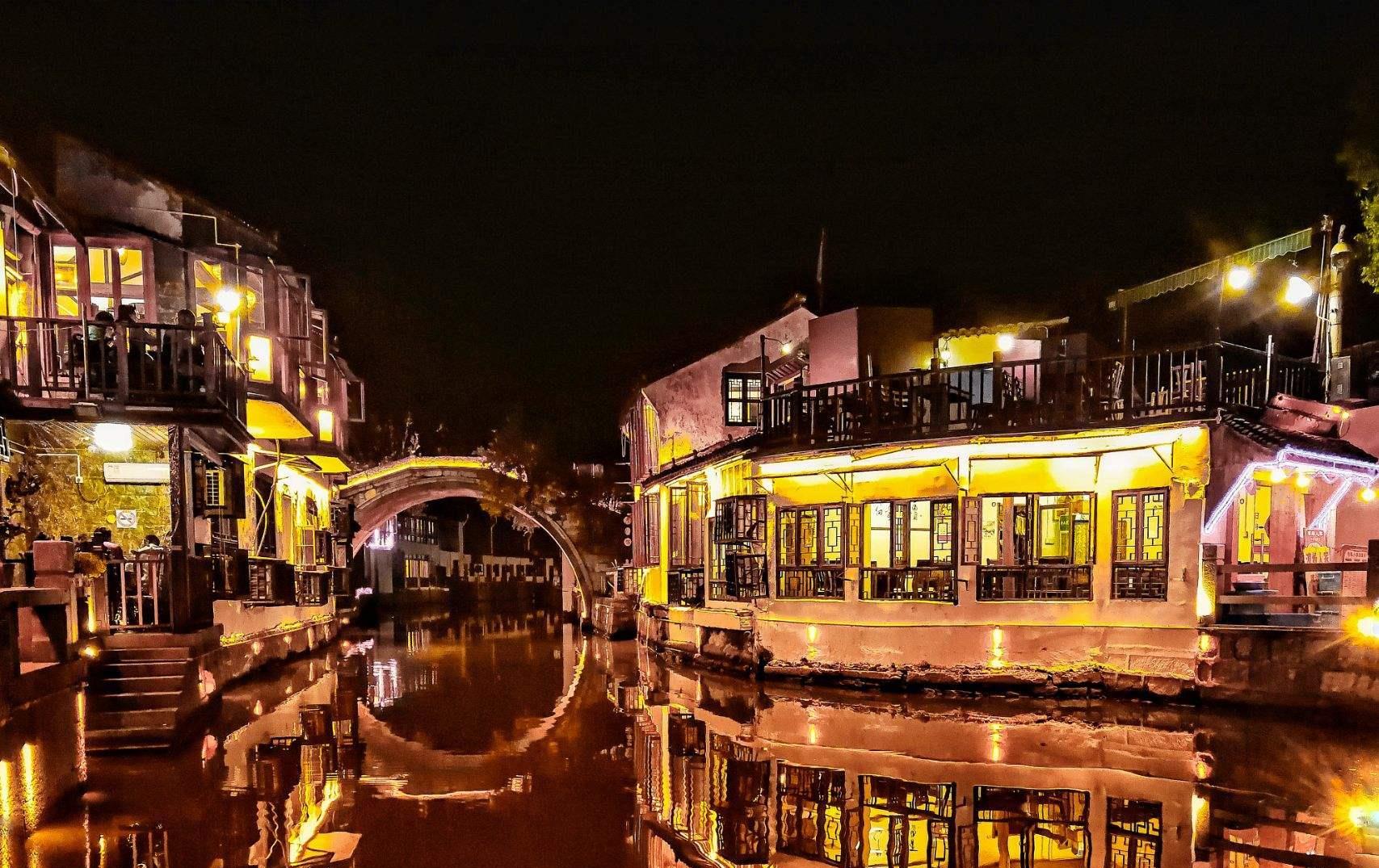 上海朱家角被称作中国文化名镇离上海最大的淡水湖不远