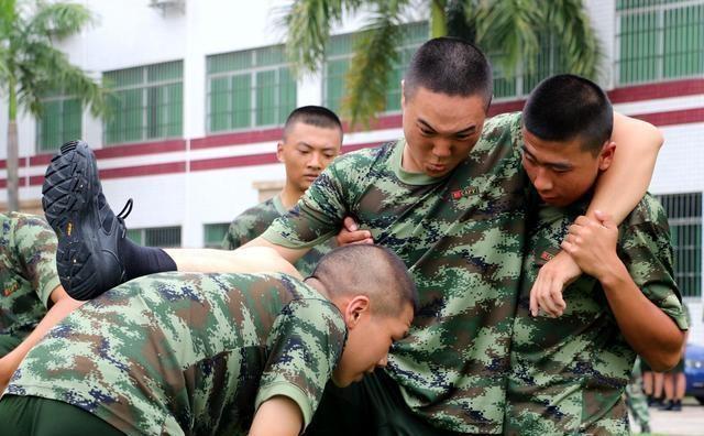 新兵如果在部队里打架,会不会赶回家?后果比被教训一顿还惨_老兵