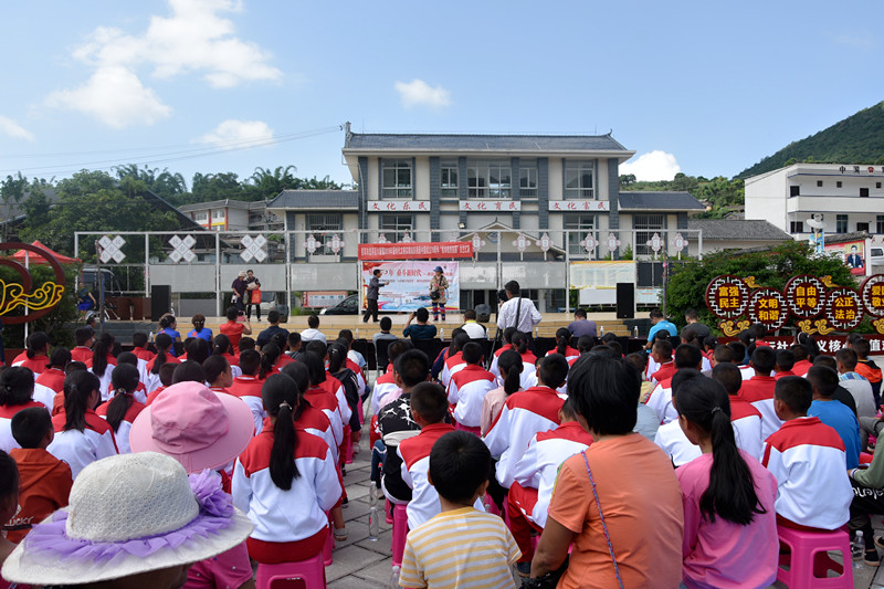 壮丽70年奋斗新时代创文进乡镇活动在思茅区六顺镇拉开帷幕