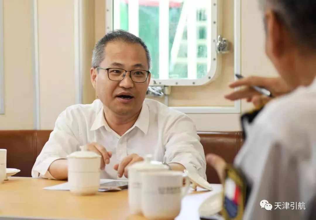 集团褚斌董事长梁永岑总裁到引航一线调研指导