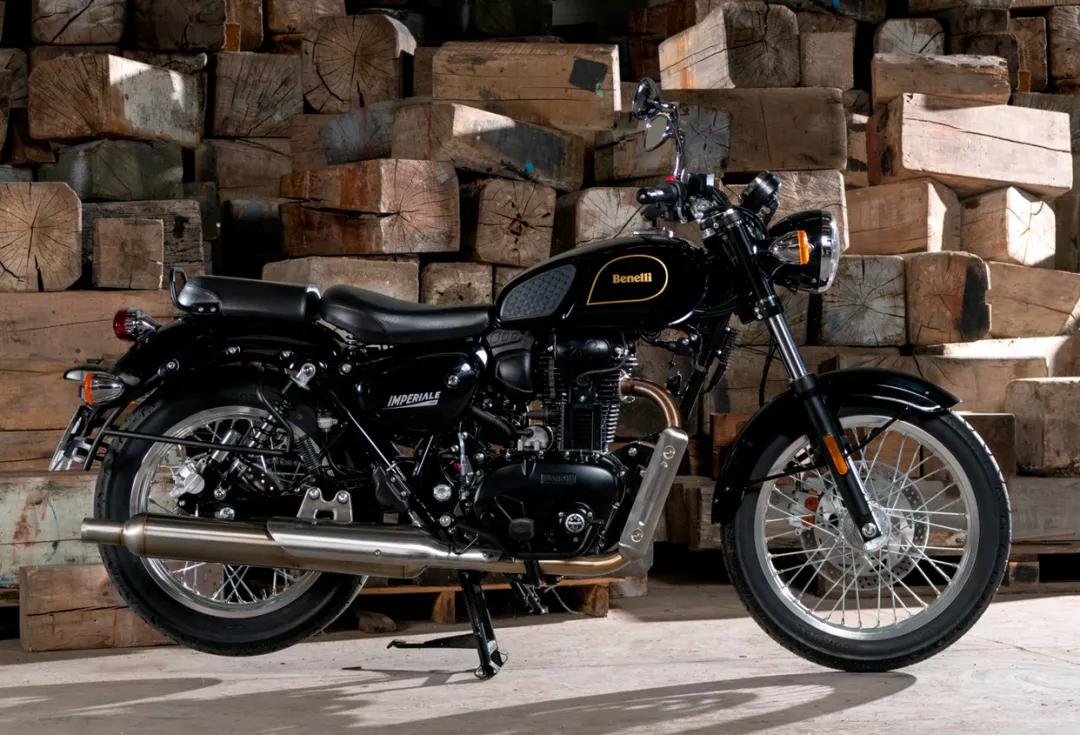 贝纳利imperiale400复古靓仔的不二选择