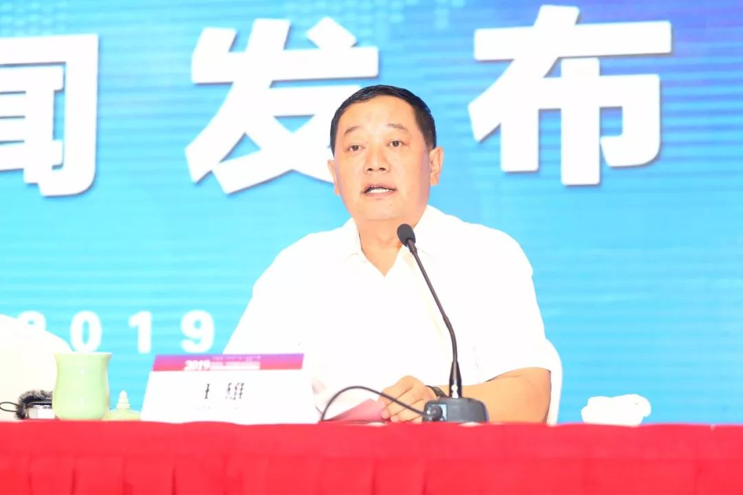 阿拉善盟盟委委员,副盟长孙明泉致辞,额济纳旗旗委副书记,旗长王雄就