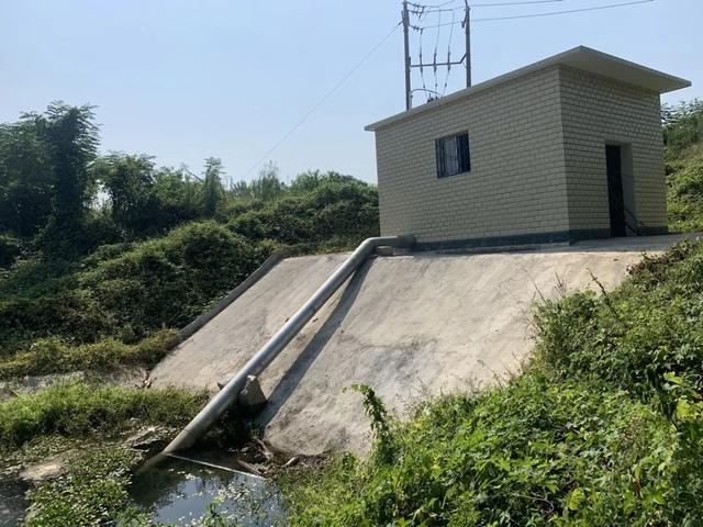 孝昌干群合力出击,科学抗旱保丰收!_泵站