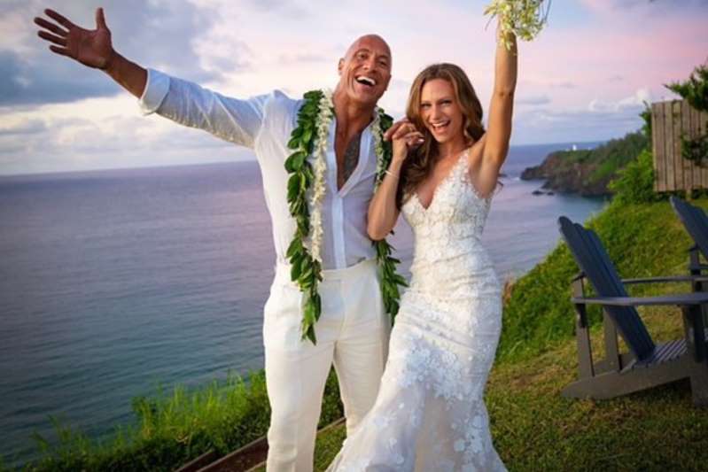 据了解,巨石强森(dwayne johnson)和女友lauren hashian两人从2007年