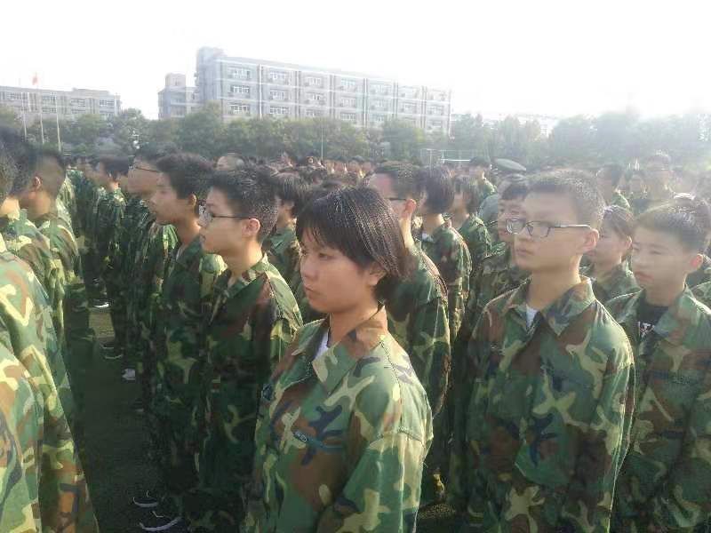 爱国坚毅勇敢这是磁县一中高一新生的开学第一课