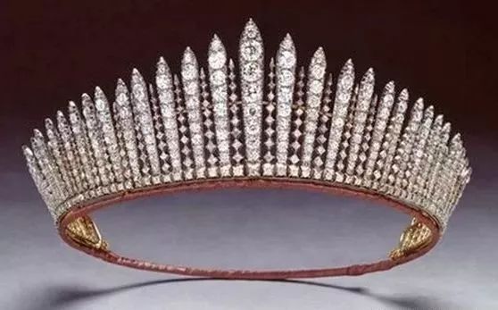 王冠都播到第三季了王冠与冠冕你拎得清吗