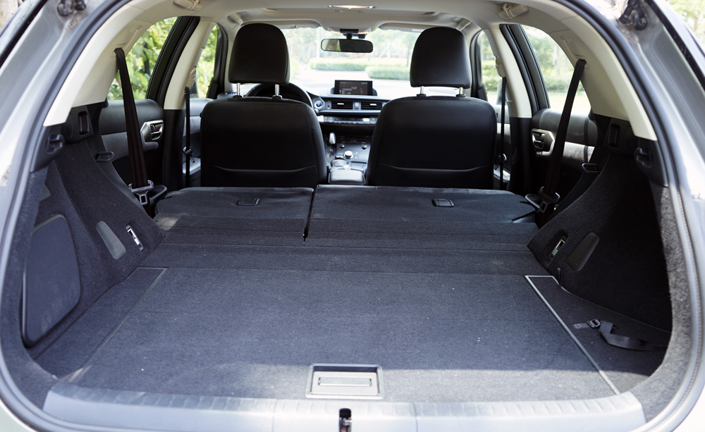 只想做省油安静的小钢炮雷克萨斯ct200h试驾评测