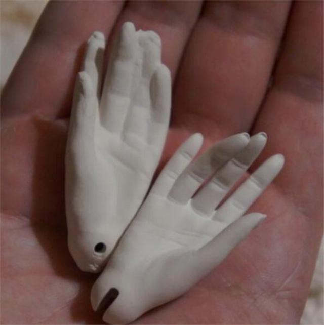 原创俄罗斯夫妇制作仿真瓷质娃娃肤若凝脂楚楚动人从不重样简直了