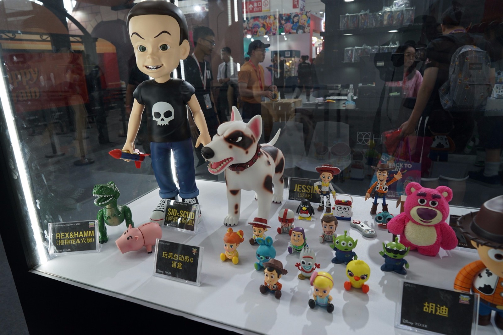 原创京城闹市寻幽80手办的天堂北京潮流玩具展