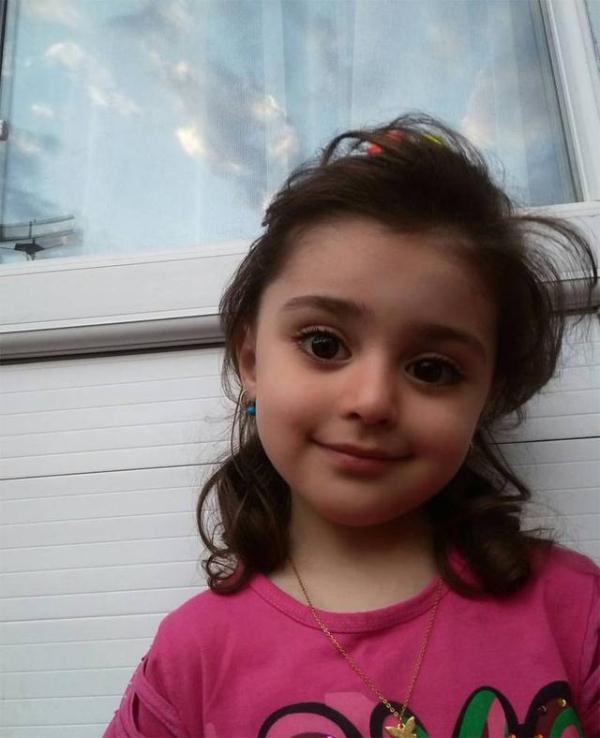 她被网友誉为全球最美的小女孩mahdis美得就像小天使