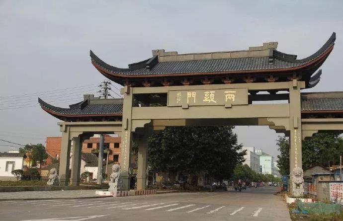 嵊县民间传说丨甘霖两头门的来历