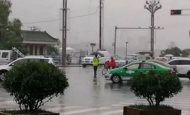 甘肃天水暴雨图片