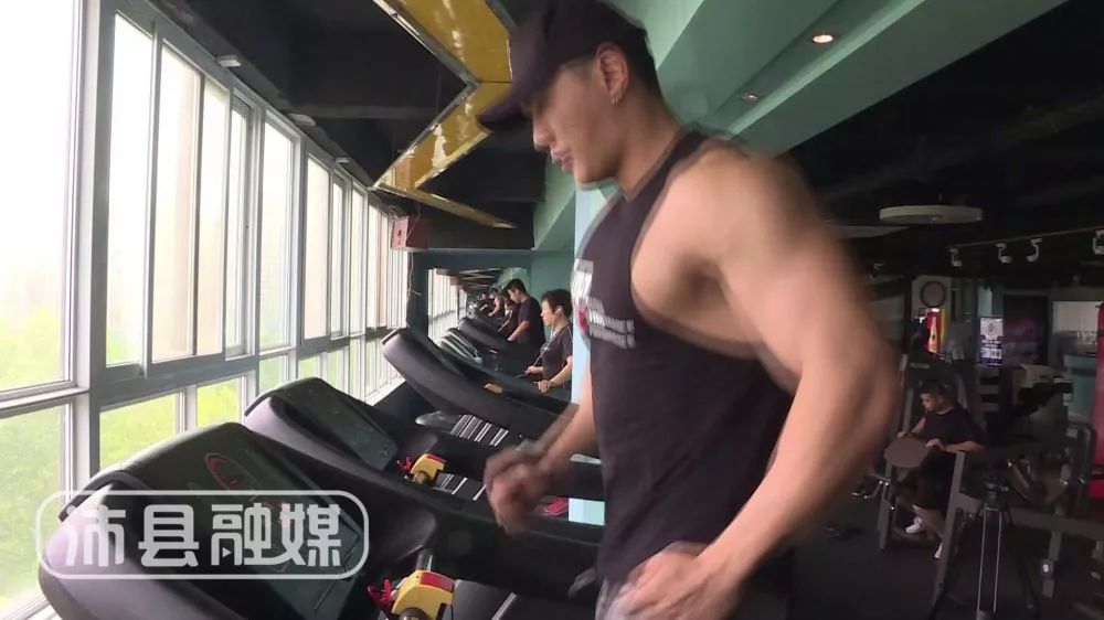 拿下世界级健体比赛全场冠军,这个沛县小伙厉害了!