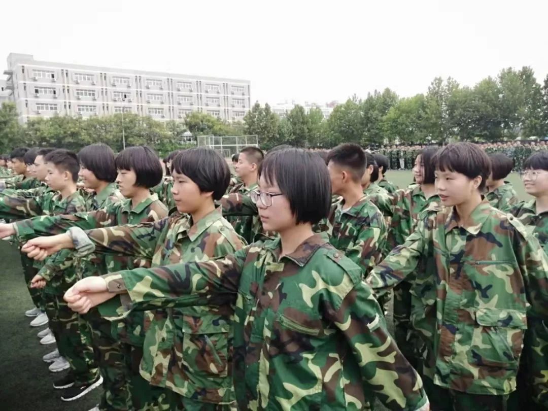 爱国坚毅勇敢这是磁县一中高一新生的开学第一课