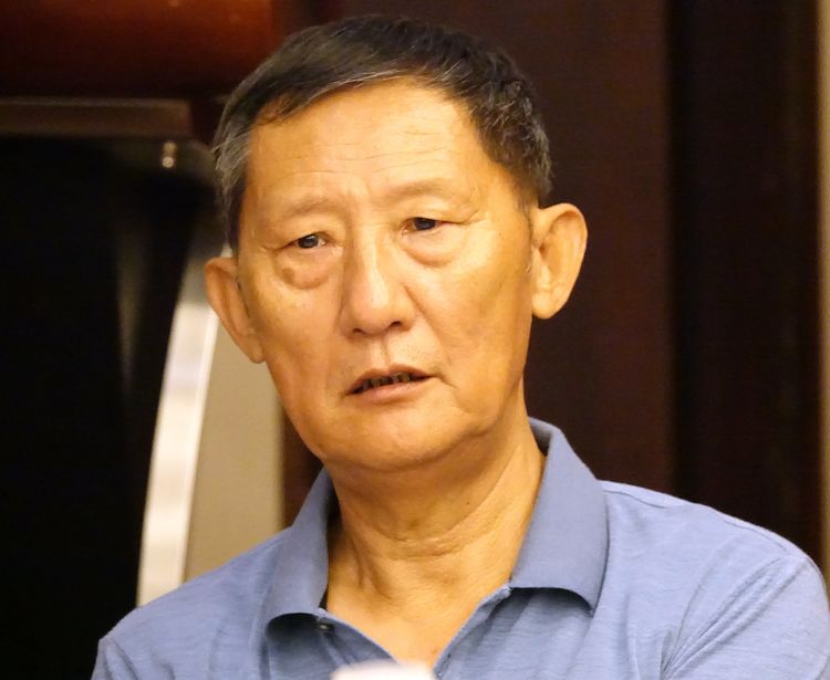 陈军介绍学兵战友开展的"梦无缺"助学活动安排和明年纪念奔赴襄渝线五