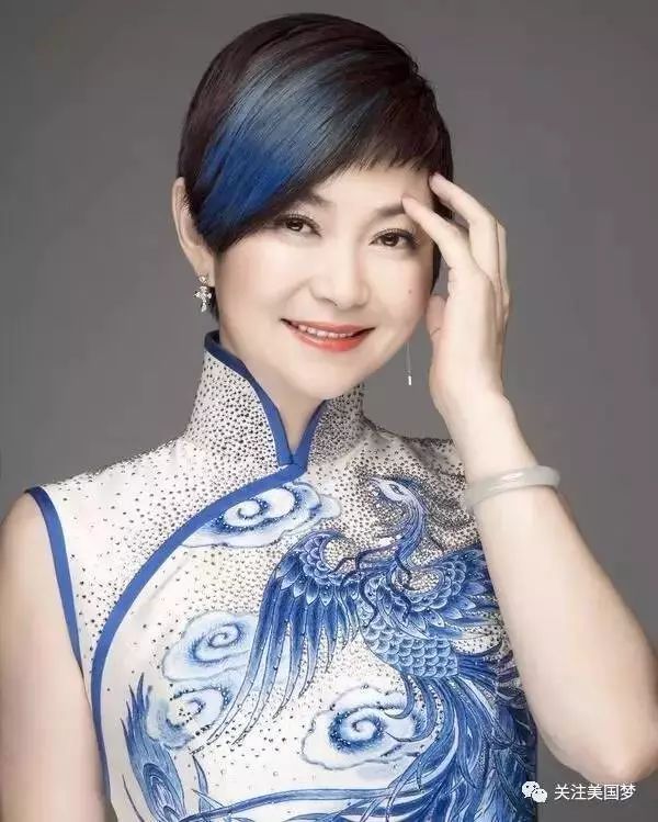 我和我的祖国中国交响乐团歌唱家陈俊华不为别的只因热爱