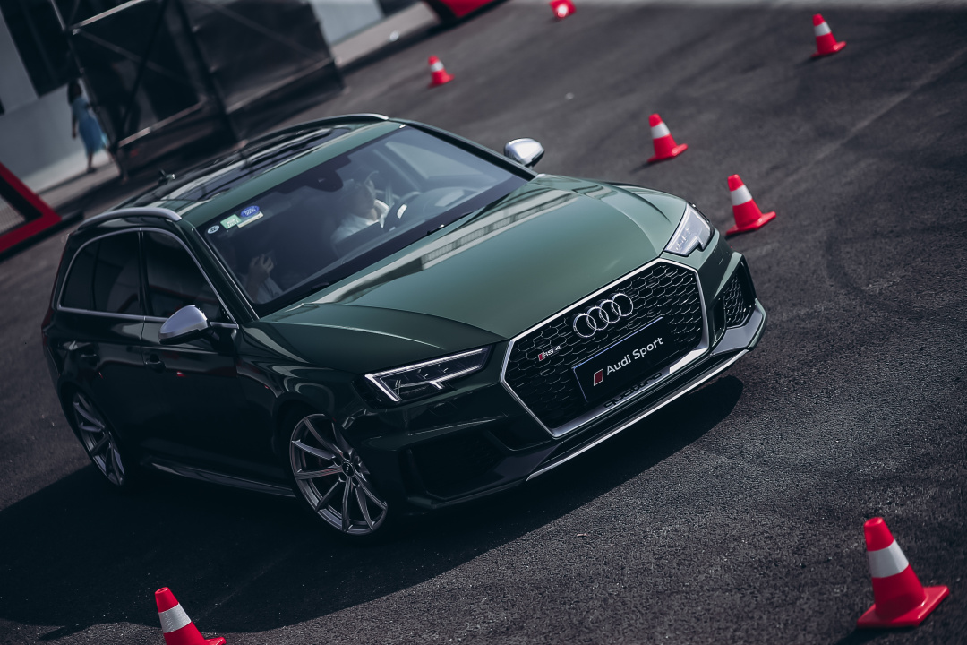 试驾丨势由心生感受audisport的速度与激情