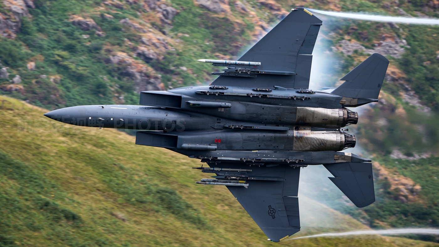 百看不厌的f15e战斗轰炸机音速峡谷高速飞行现代空军必练科目