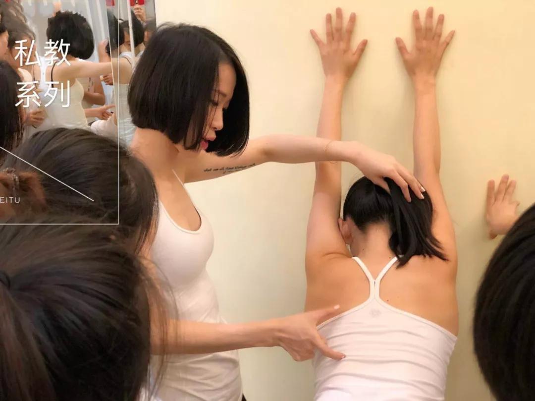 肩颈理疗瑜伽 肩颈理疗瑜伽