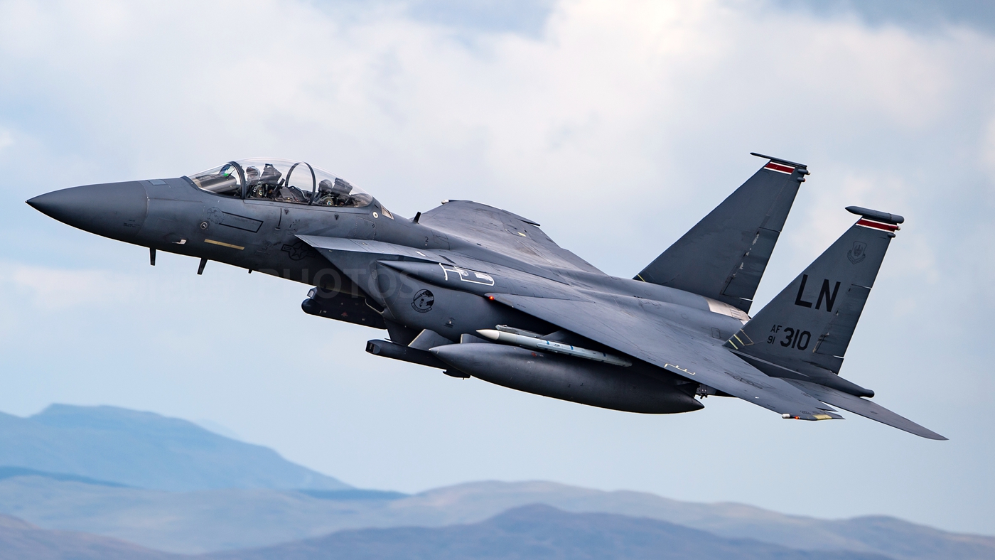 百看不厌的f15e战斗轰炸机音速峡谷高速飞行现代空军必练科目