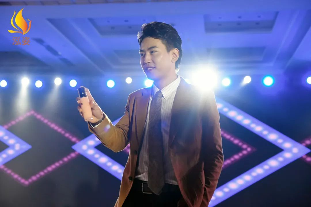 泓姿·维娜十六周年盛典圆满成功!(殷素华,韩秀丽团队)