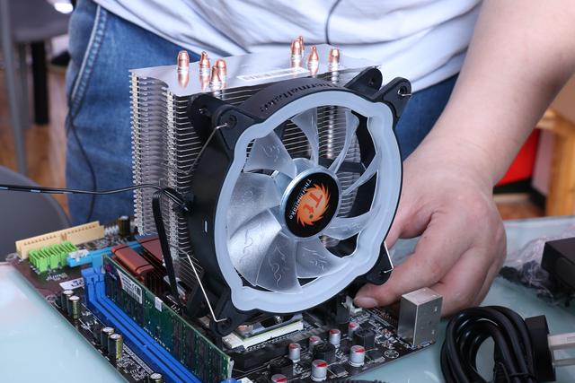 只有高端机箱才有的清凉特性tth2带来更好的主机散热效果