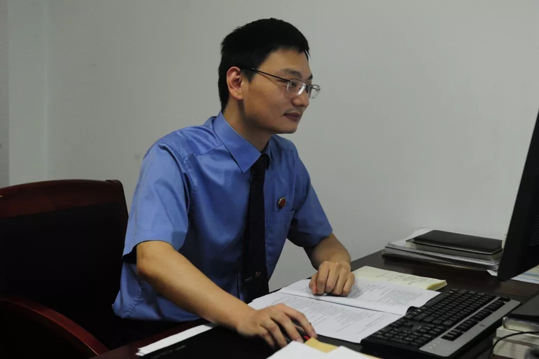 沙区政法故事77程龙派驻检察室的细心小青年